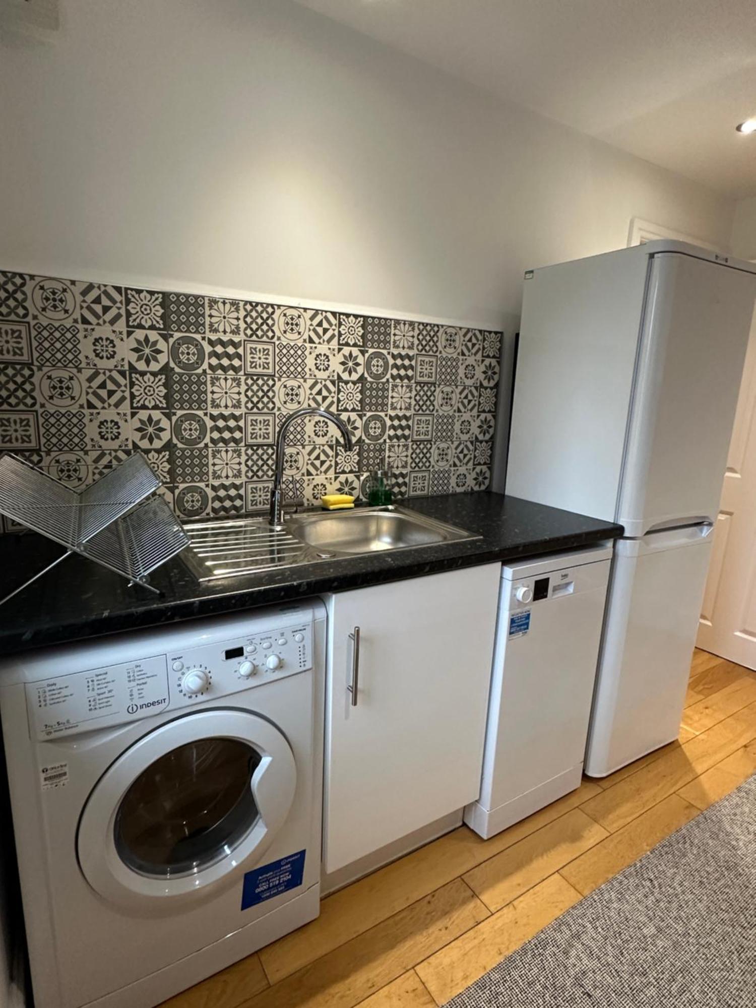 Stylish Flat Minutes From Covent Garden - West End Лондон Екстериор снимка