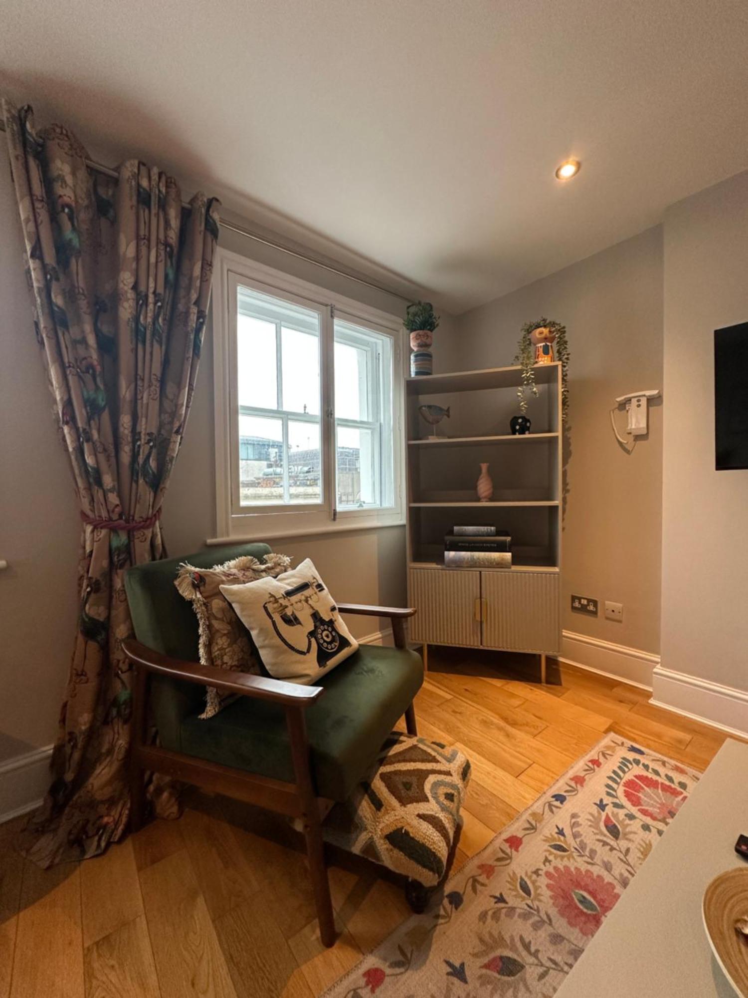 Stylish Flat Minutes From Covent Garden - West End Лондон Екстериор снимка